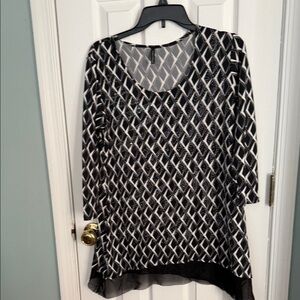 Bleeker & McDougal Chic Black and White Sequined Women's Tunic